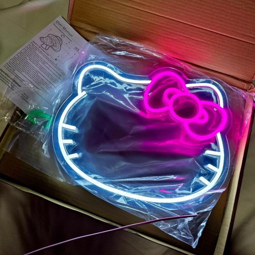 New Hello Kitty Led lighted mirror 15"